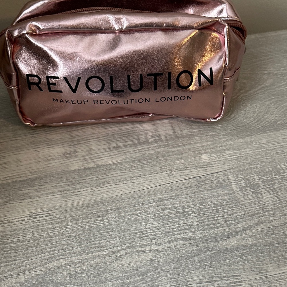 NWOT Revolution Shiny Rose Cosmetic Case
